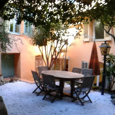 Cannes, Le Suquet アパート カンヌ